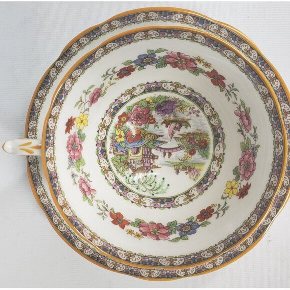 Vintage Royal Paragon Manchu Pattern Fine Bone China Tea Cup and Saucer - Picture 2 of 12